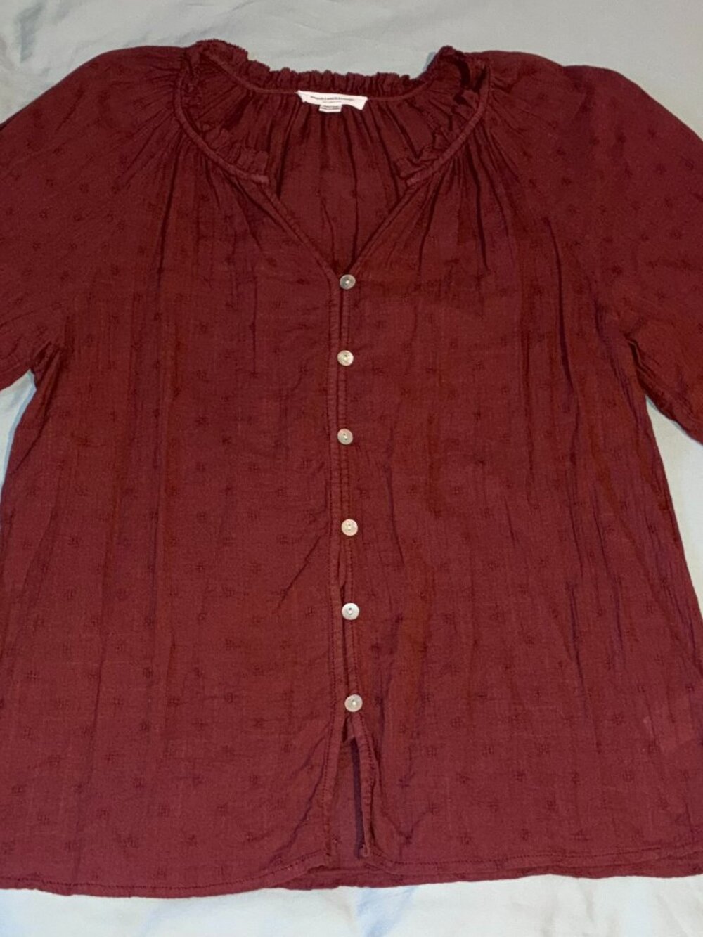 BeachLunchLounge Lucilla Cotton Dobby Blouse in a Dusty Burgundy size XS